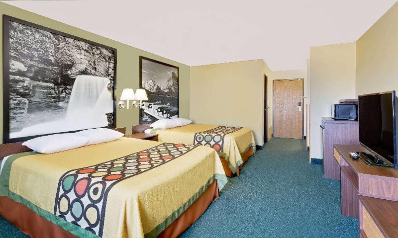 Super 8 By Wyndham Belgrade/Bozeman Airport 2
