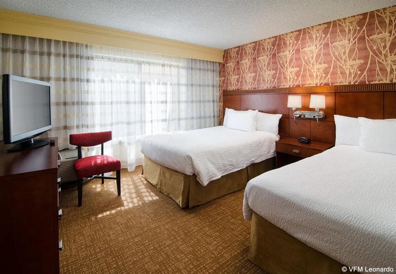 Courtyard By Marriott Bakersfield photo 1