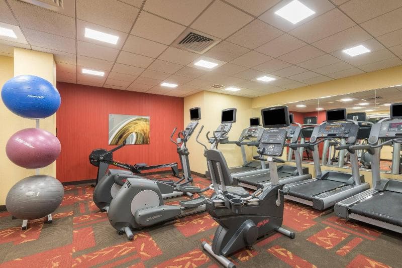Courtyard By Marriott photo 1