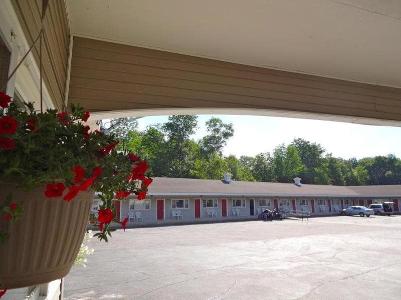 Gorham Motor Inn 4