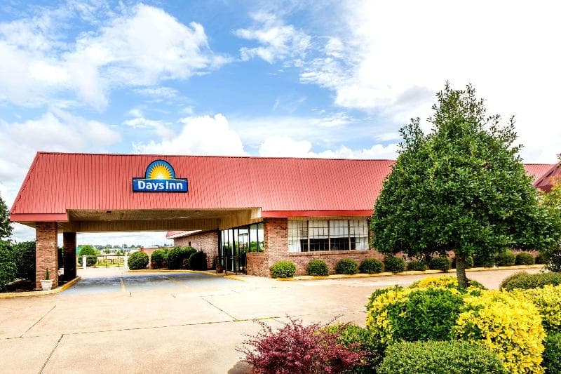 Days Inn by Wyndham Batesville 5