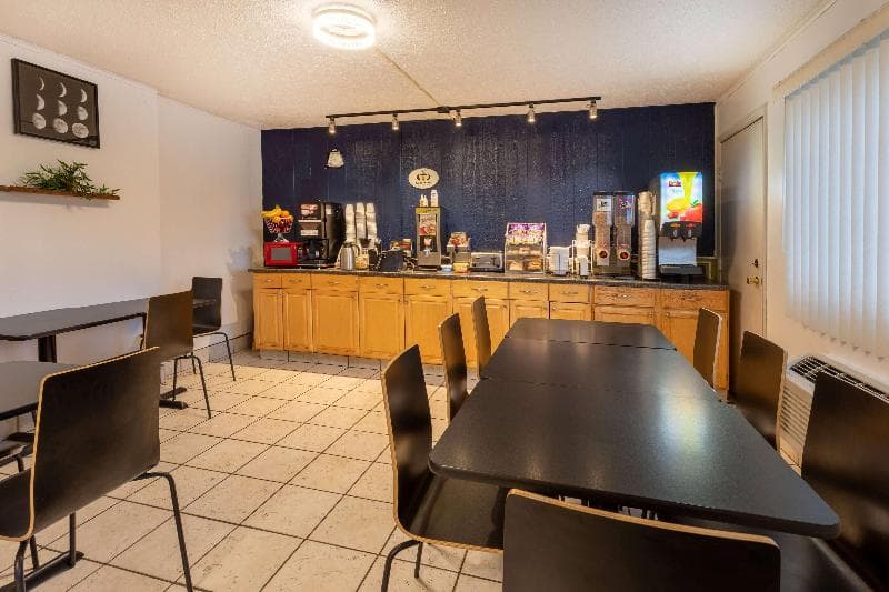 Super 8 By Wyndham Wooster 2