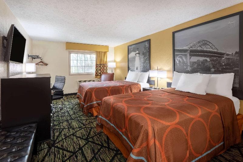 Super 8 By Wyndham Wooster photo 1