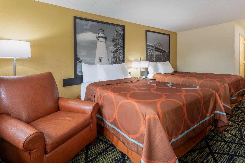 Super 8 By Wyndham Wooster 3