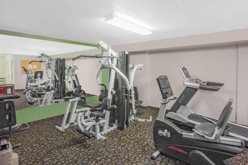 Super 8 by Wyndham Barstow 1