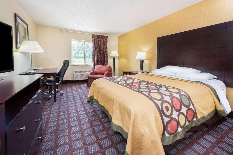 Super 8 by Wyndham Bloomington main