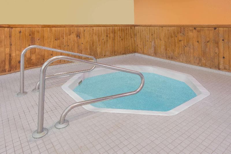 Days Inn by Wyndham Portage 5