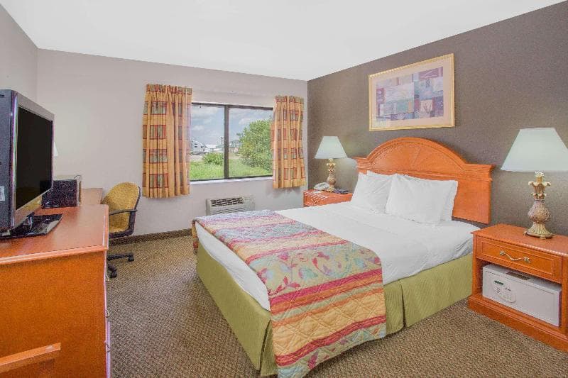 Days Inn by Wyndham Portage photo 1