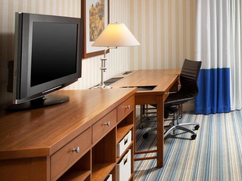 Four Points By Sheraton Bakersfield photo 1