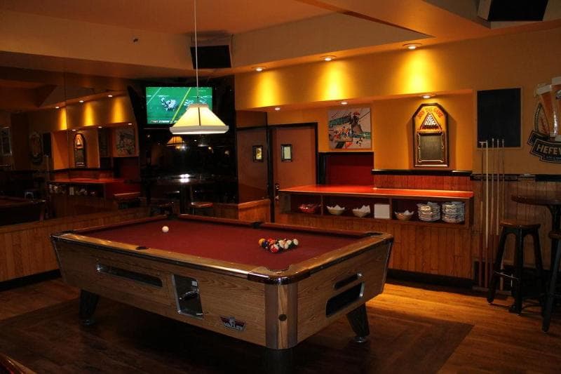 James Bay Inn Hotel, Suites & Cottage 2
