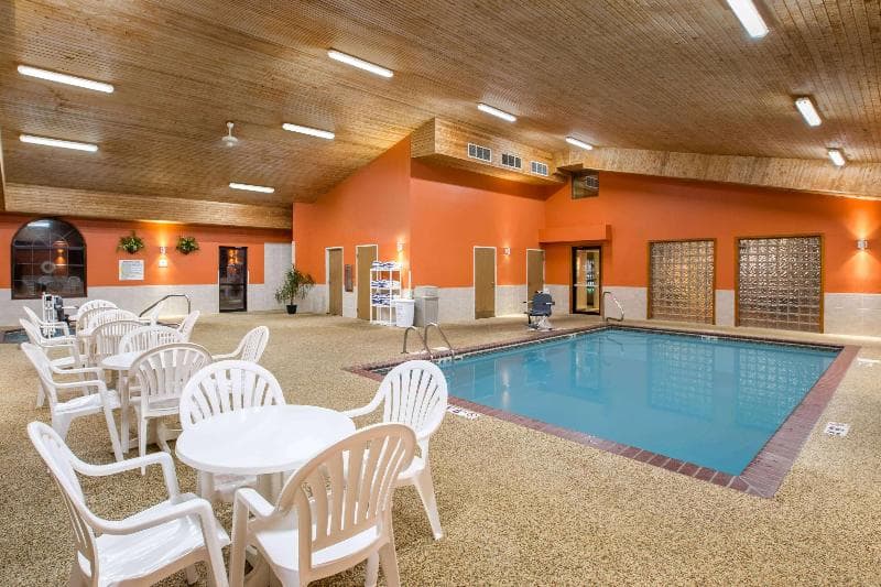 Super 8 By Wyndham Brookings 5