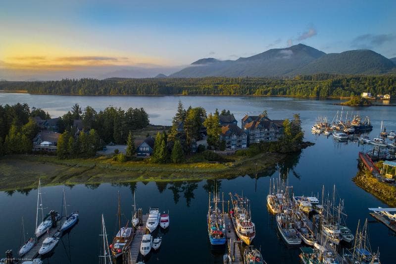 Water's Edge Shoreside Suites 3
