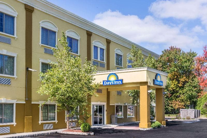 Days Inn by Wyndham Budd Lake 4
