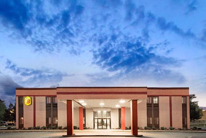 Super 8 by Wyndham Brockton 5