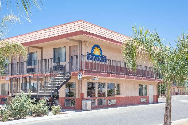 Days Inn By Wyndham Lost Hills 5
