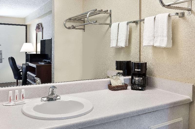 Days Inn By Wyndham Hoover Birmingham 2