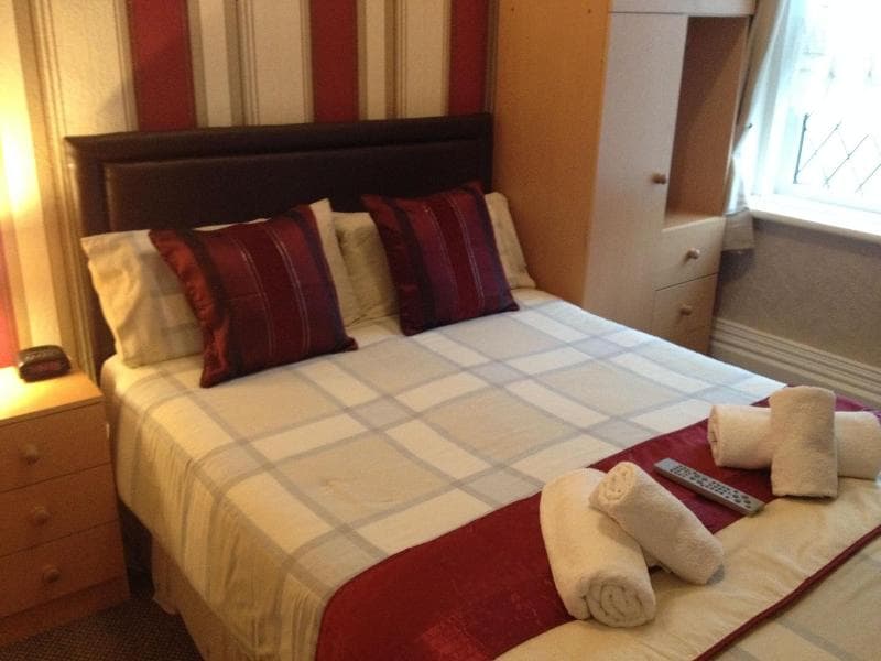 Hilbre Hotel 3