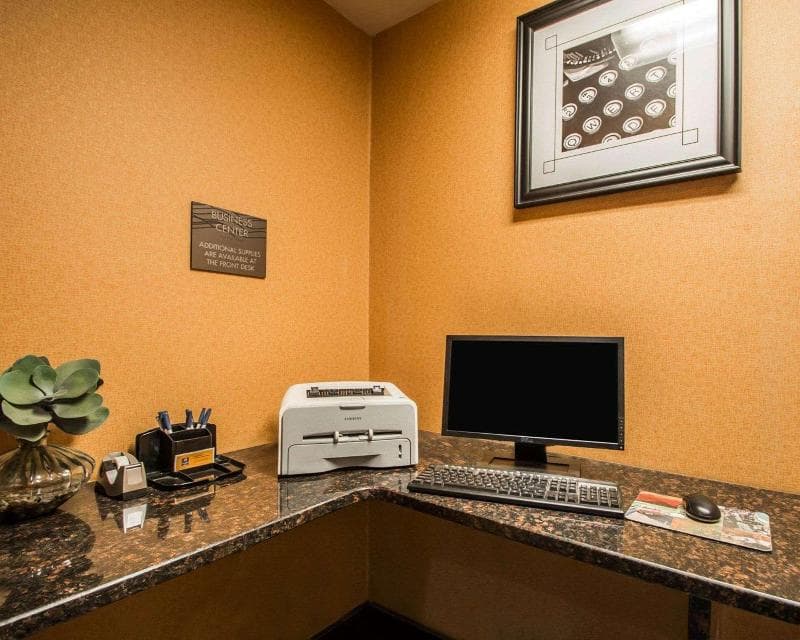 Quality Inn & Suites Nj State Capital Area photo 1