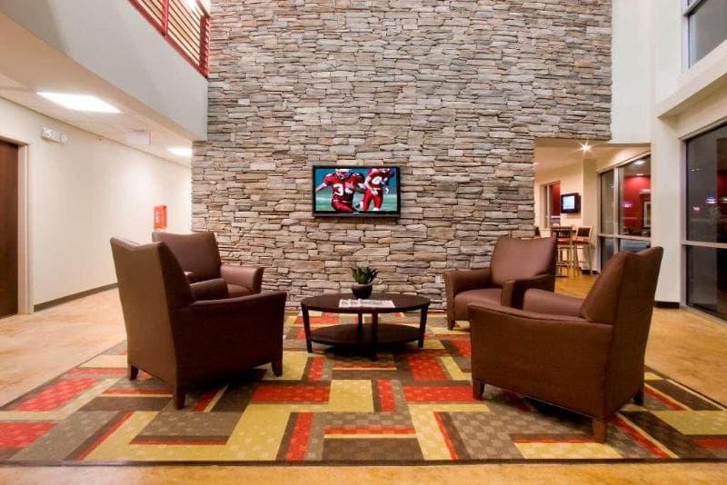 Red Roof Inn & Suites Beaumont photo 1
