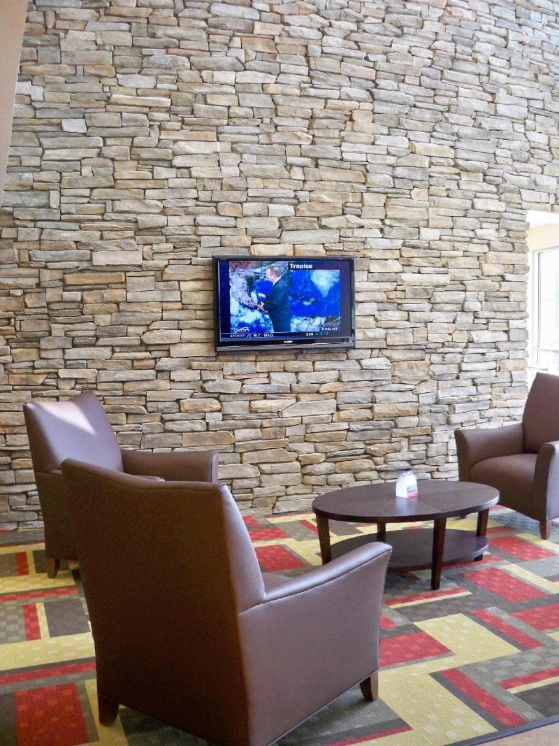 Red Roof Inn & Suites Beaumont 3