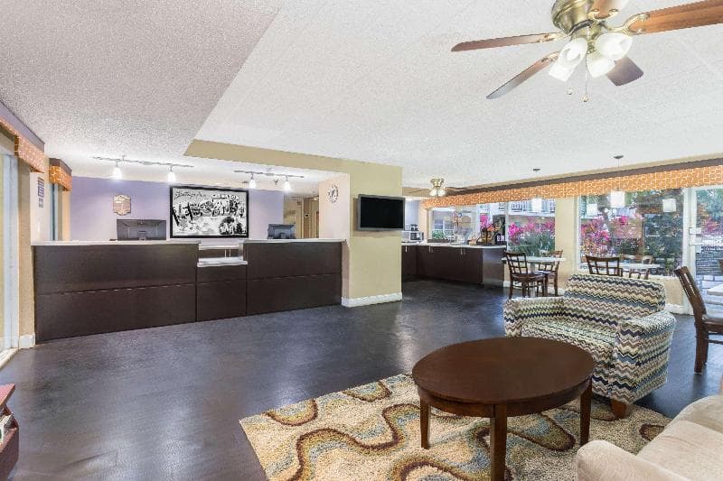 Super 8 By Wyndham Ellenton Bradenton Area 5