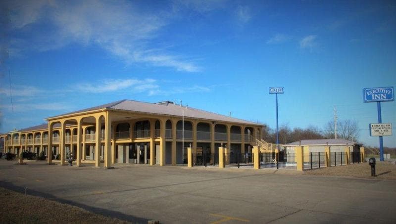 Executive Inn Scottsville 5