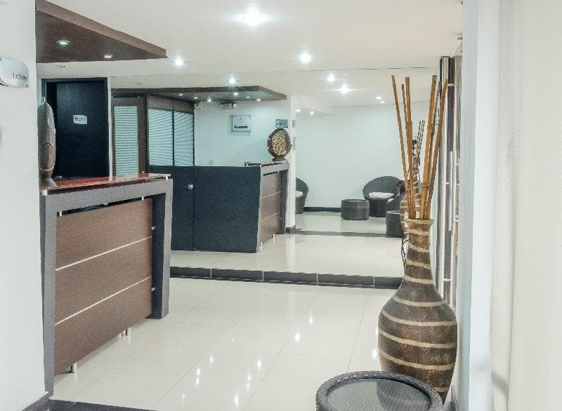 Hotel Regency Suites La Feria 3