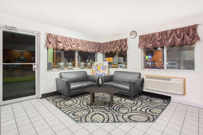 Days Inn By Wyndham Ogallala 4