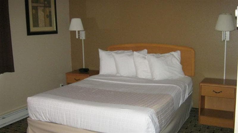 Americas Best Value Inn & Suites Bismarck 2
