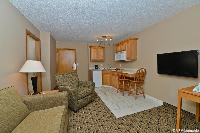 Americas Best Value Inn & Suites Bismarck 4
