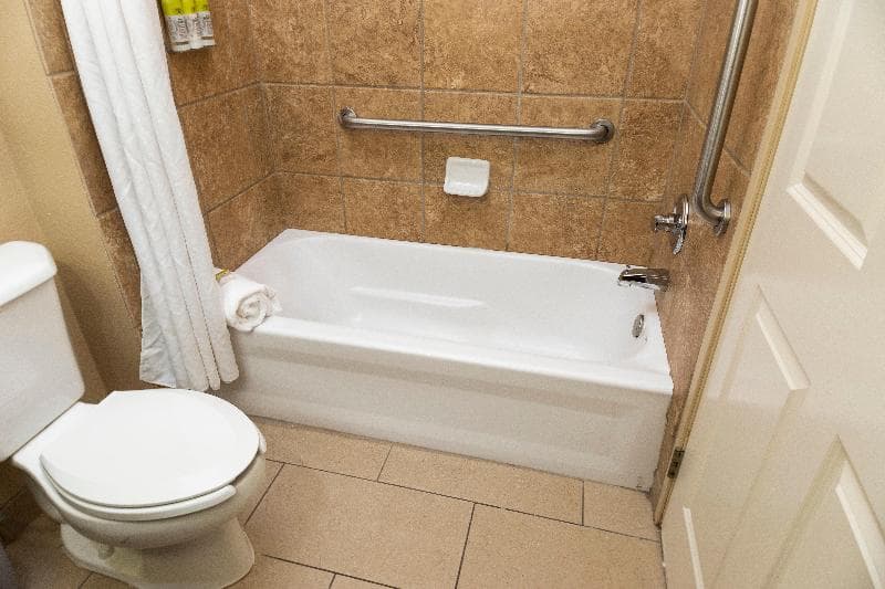 Holiday Inn Express Bloomington West 4