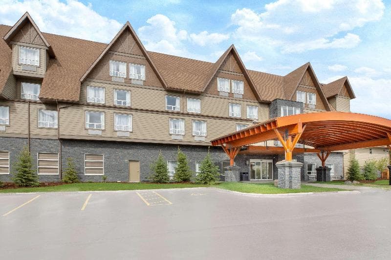 Super 8 by Wyndham Canmore photo 1