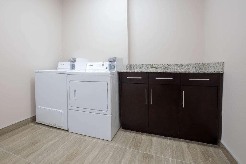 Super 8 by Wyndham Canmore 4