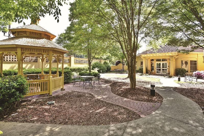 La Quinta Inn & Suites by Wyndham Birmingham Homewood photo 1