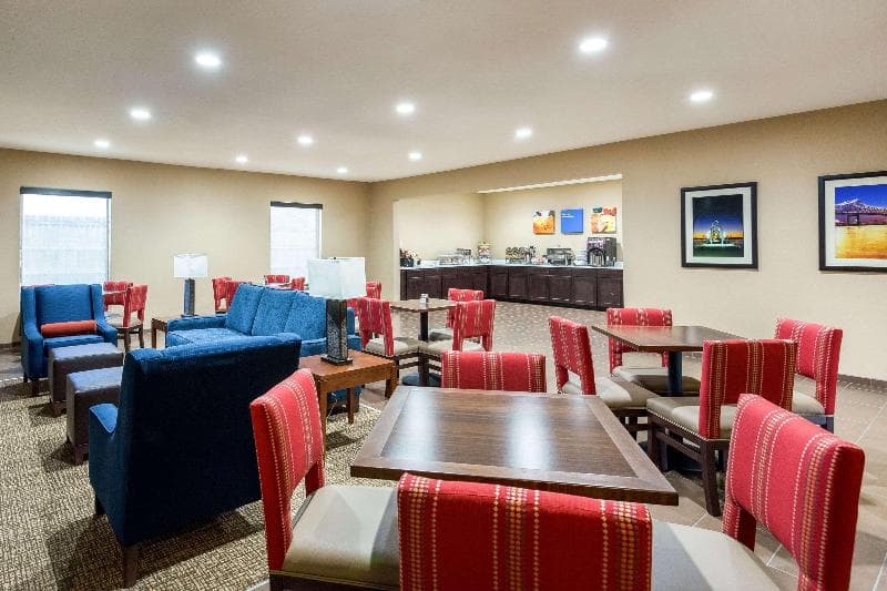 Comfort Inn & Suites Airport Baton Rouge 2