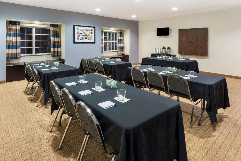 Microtel Inn & Suites By Wyndham Baton Rouge Airport 2