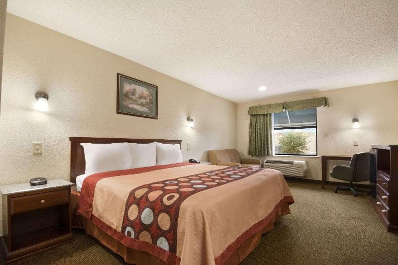Super 8 By Wyndham Baton Rouge/I-12 2