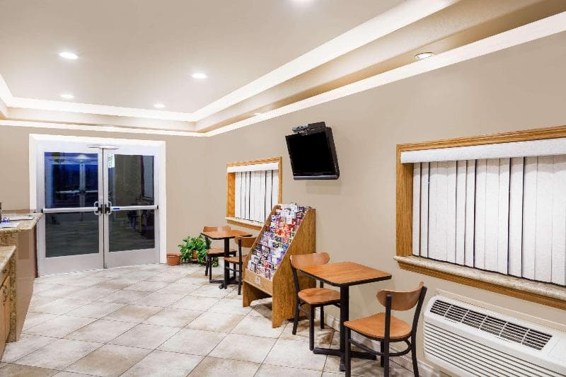 Travelodge by Wyndham Barstow 4