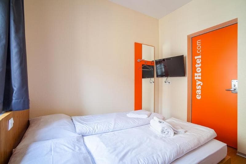 Easyhotel Basel 3