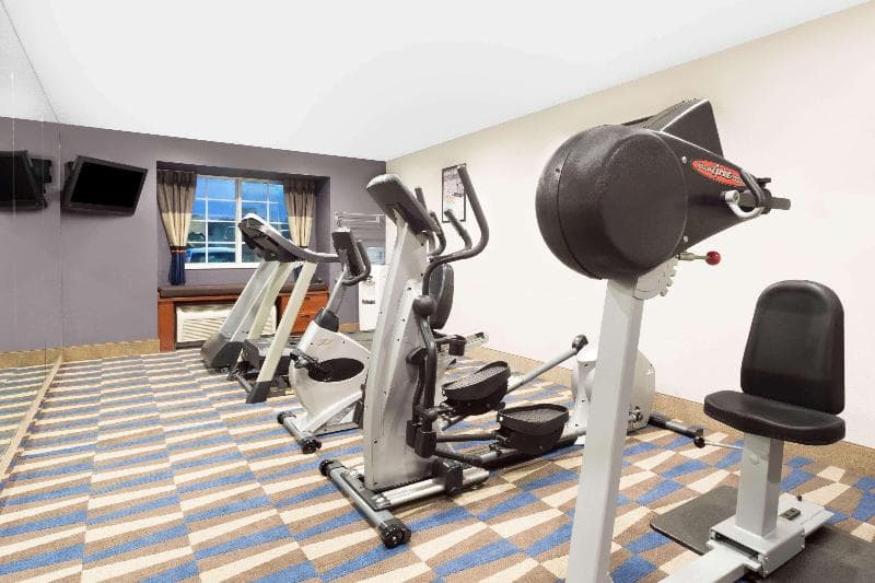 Microtel Inn & Suites by Wyndham Bremen 4