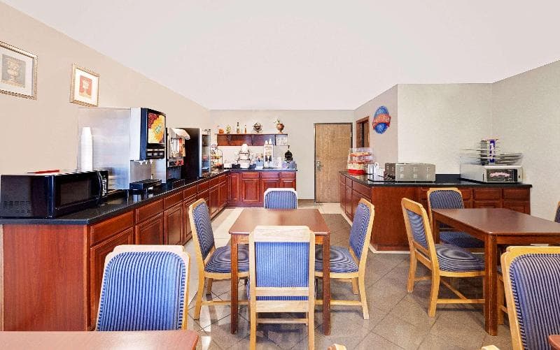Baymont By Wyndham Battle Creek Downtown 2