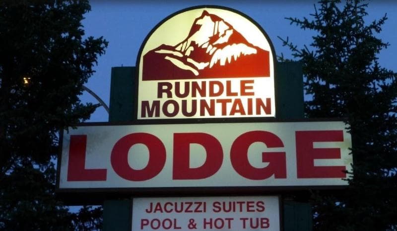 Rundle Mountain Lodge 3