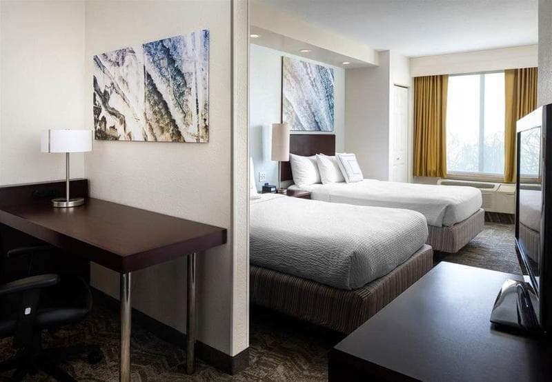 Springhill Suites Bakersfield 3