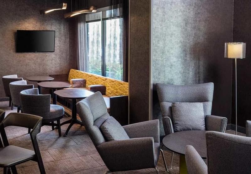 Springhill Suites Bakersfield 4