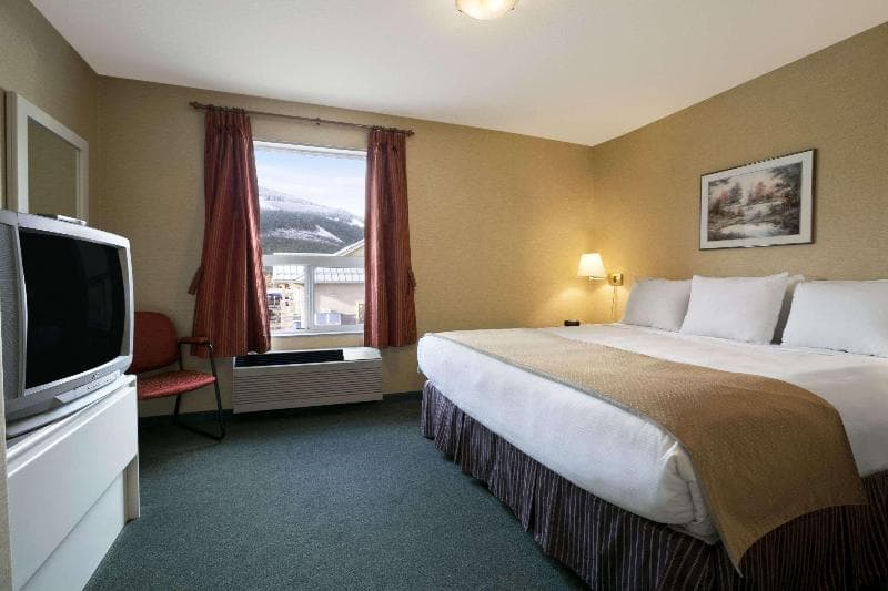 Super 8 by Wyndham Revelstoke 5