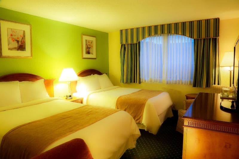 The Lakeside Inn 5