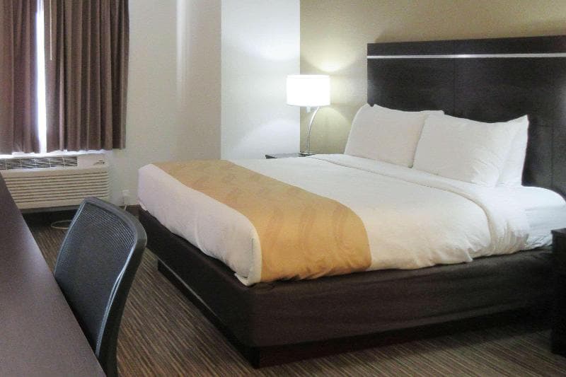 Quality Inn & Suites 4