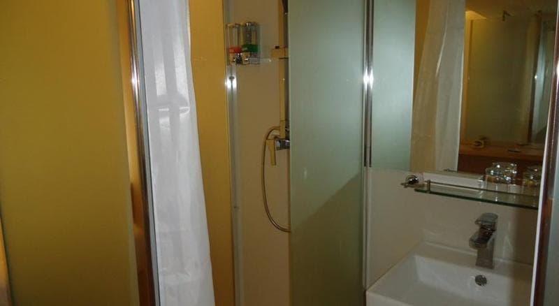 Kimono Hotel 5