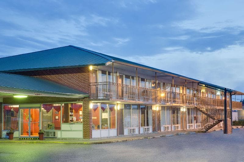 Days Inn By Wyndham Newport 5