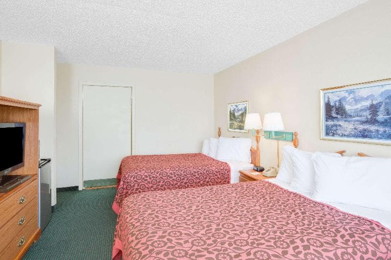 Days Inn By Wyndham Newport 4